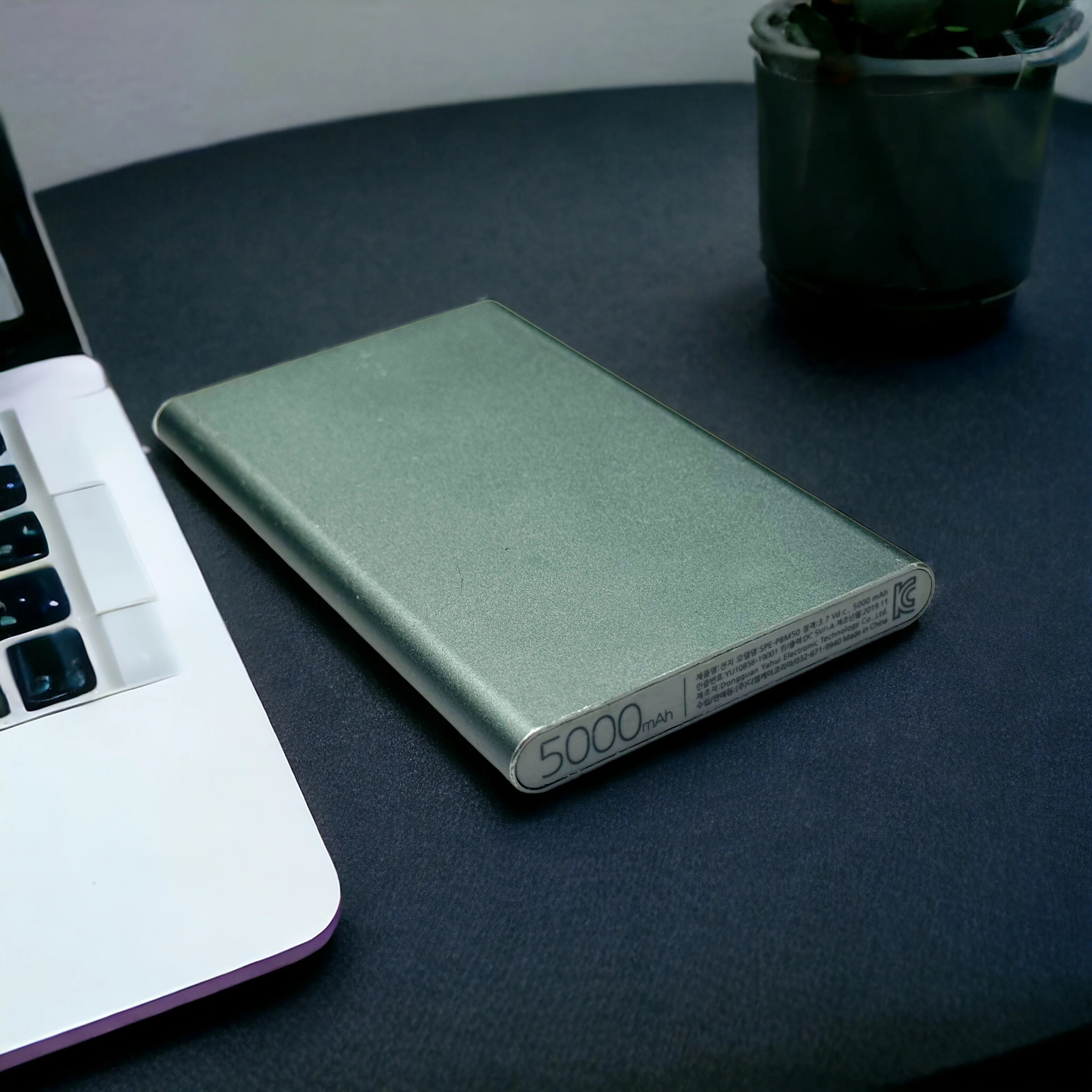 4000mAh and 5000mAh Slim, Portable Power Bank - Fast Charging - Image 4