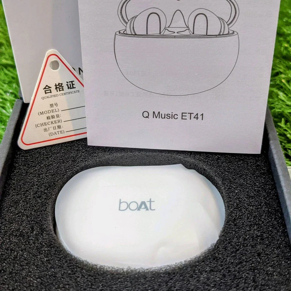 Boat Q Music ET41 Earbuds - Stylish, Strong Bass, Amazing Sound Quality, and Bluetooth Earbuds - Image 3