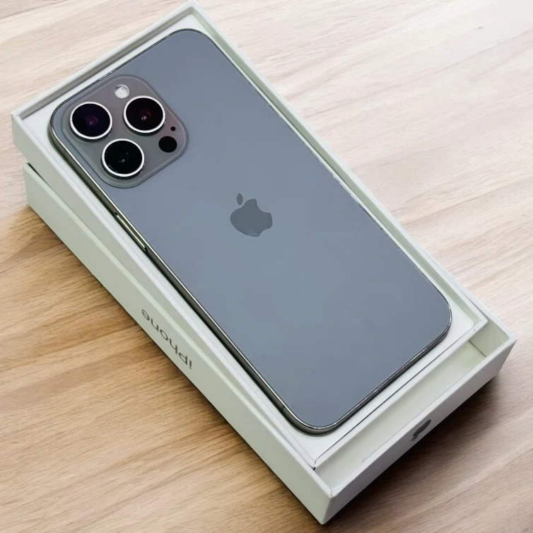 iPhone 15 Pro Max Dummy