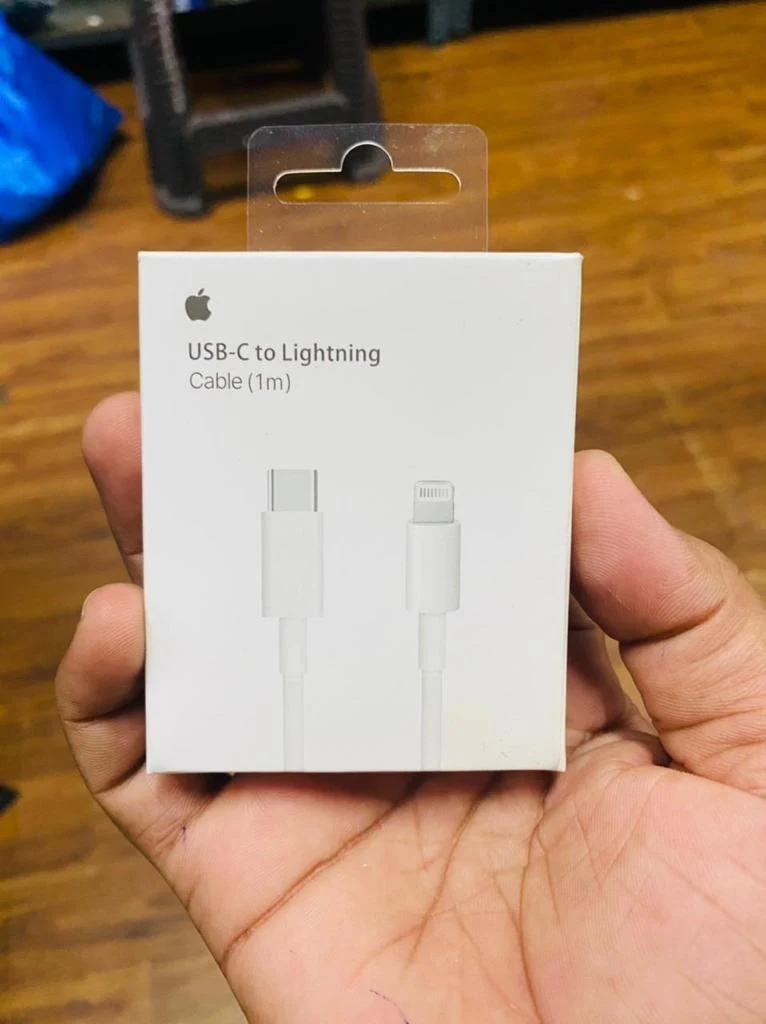 iPhone USB-C to Lightning Cable (1m) - Fast Charging & Data Sync - Image 2