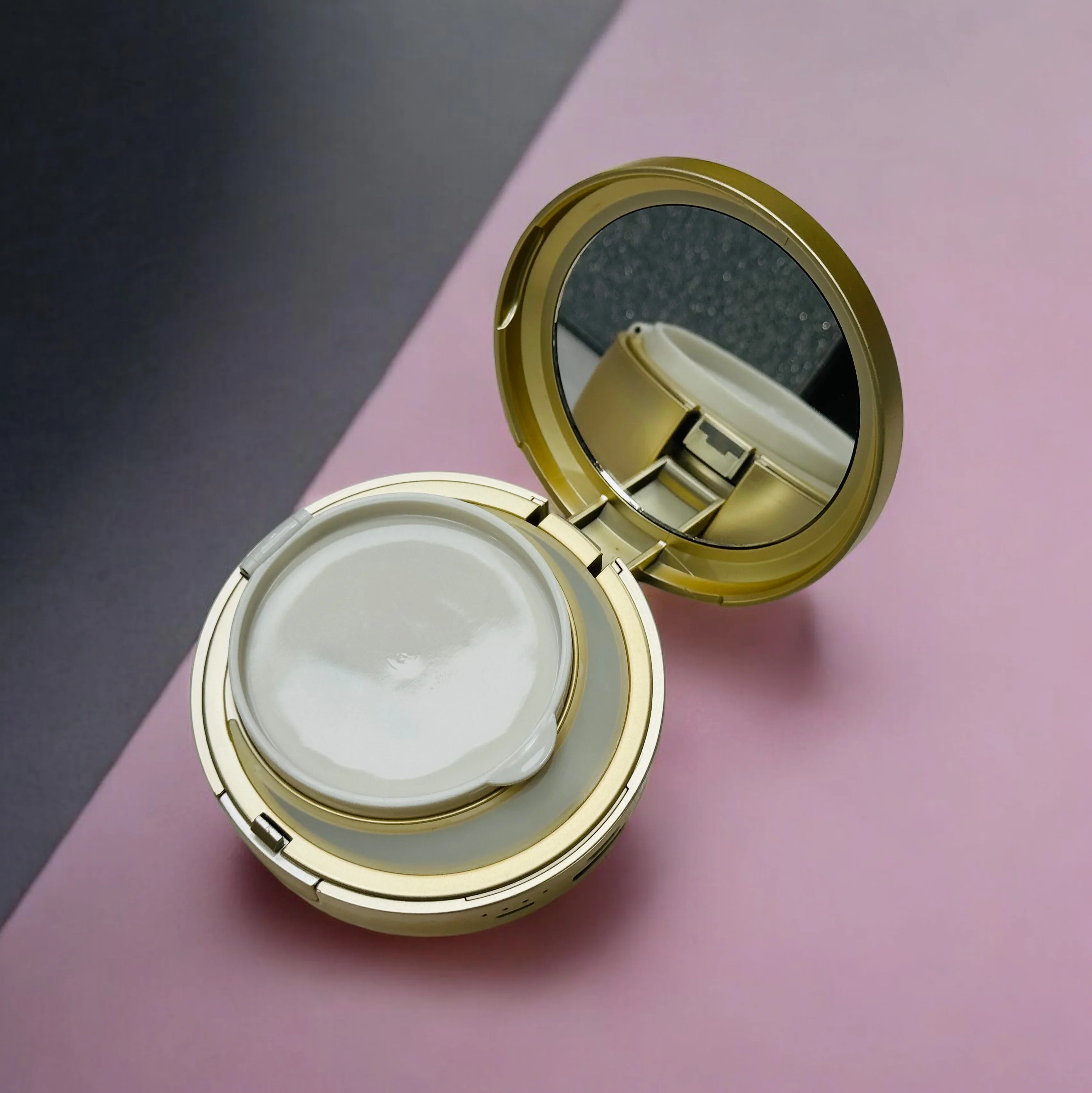 Makeup Base With 6800mAh Power Bank and LED Light - Image 3