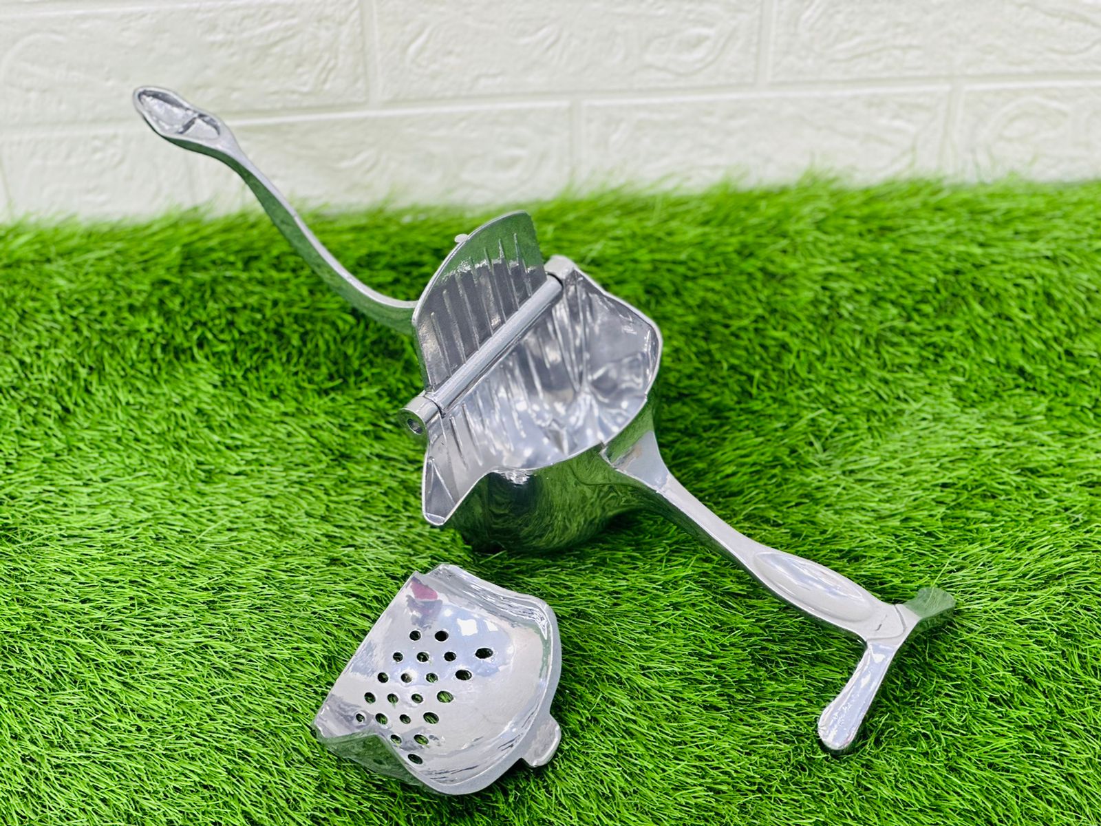 Stainless Steel Hand Fruit Press Juicer | Azadi Sale - Image 3