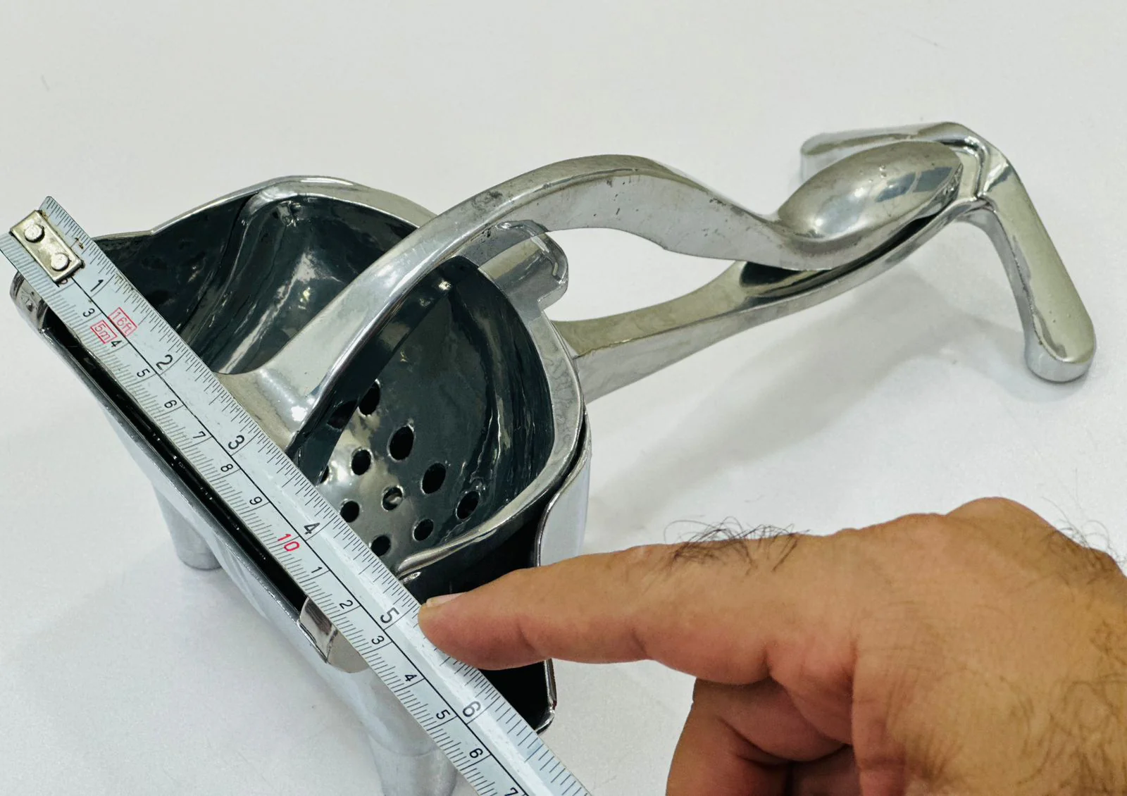 Stainless Steel Hand Fruit Press Juicer | Azadi Sale - Image 4