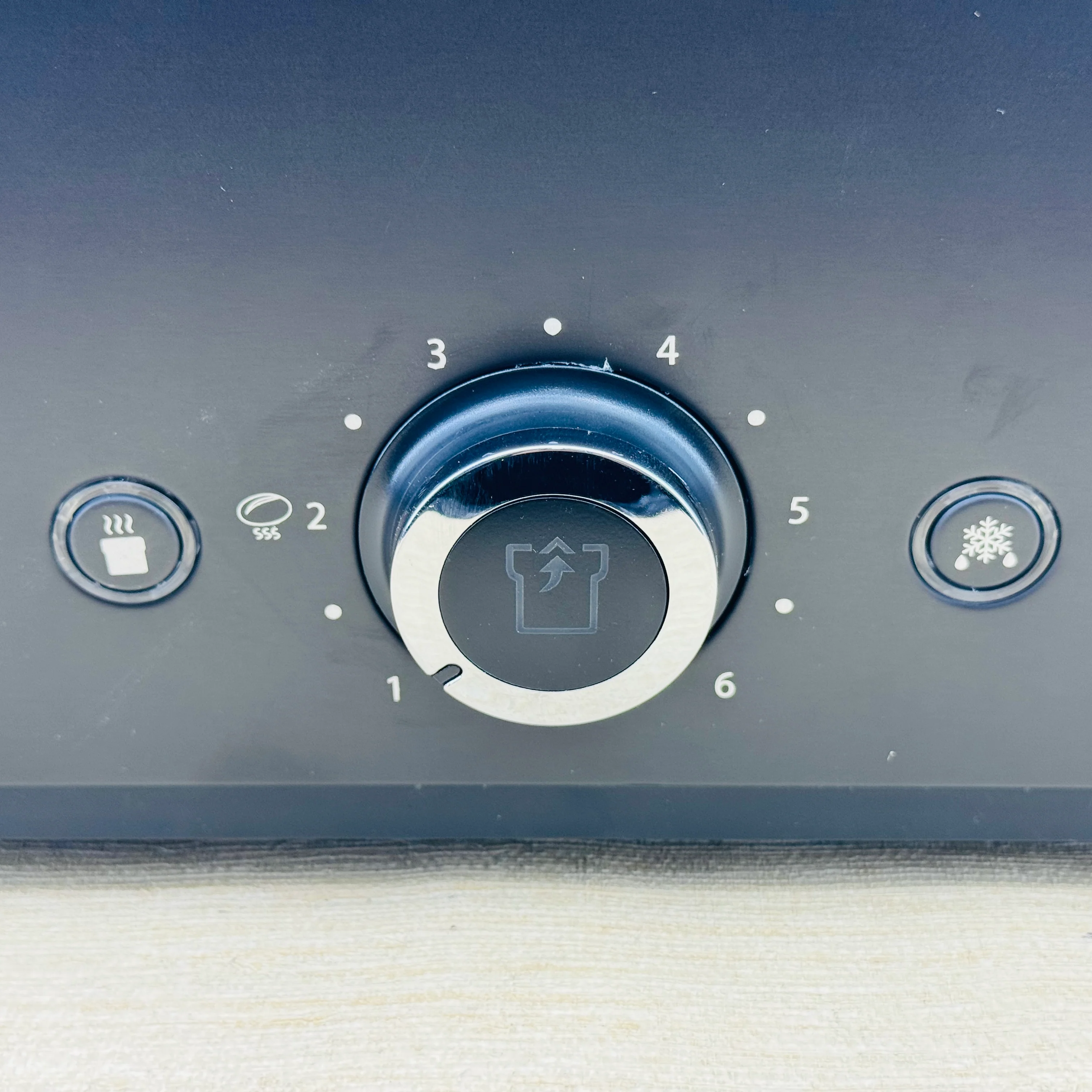 Silver Crest 2-Slice Bread Toaster - Image 3