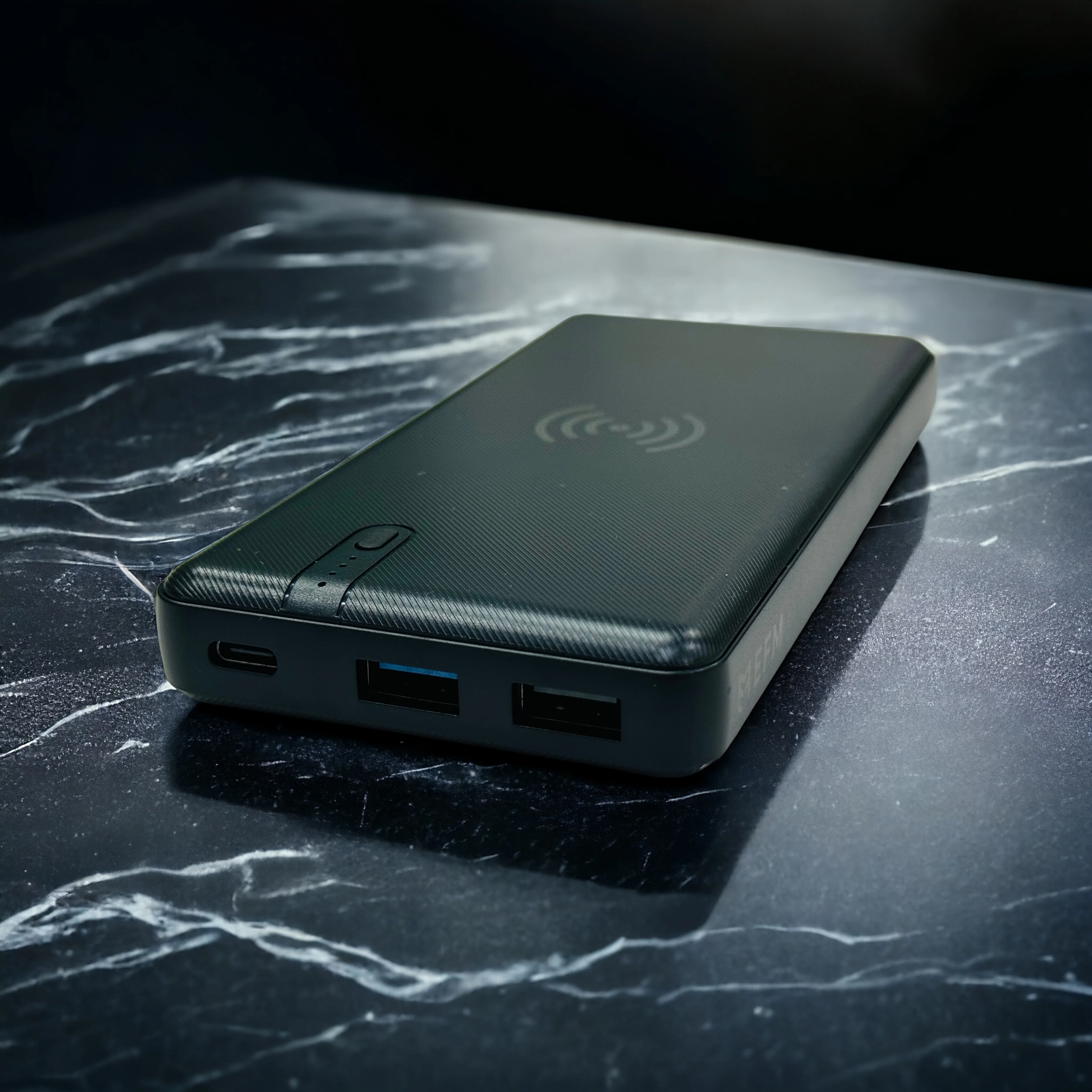 EFM Portable Wireless power Bank 10000MAH Triple USB 15W Ultra Fast - Image 4